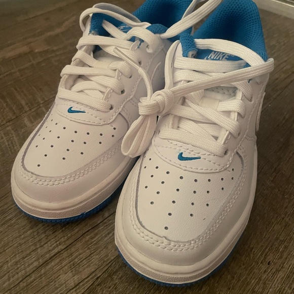 Toddler Nike Shoes - Picture 2 of 5